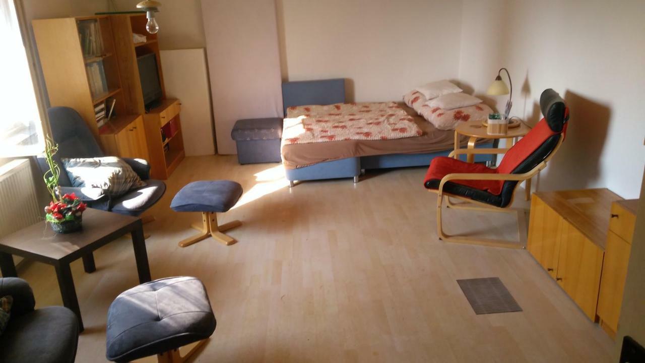 U Babicky A Jeji Psi Smecky Guest House Veselicko Luaran gambar